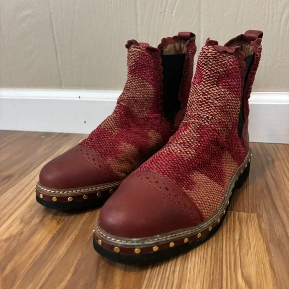 Free People Textile Atlas Chelsea Boot in Burgundy Red Kilim - Picture 7 of 13